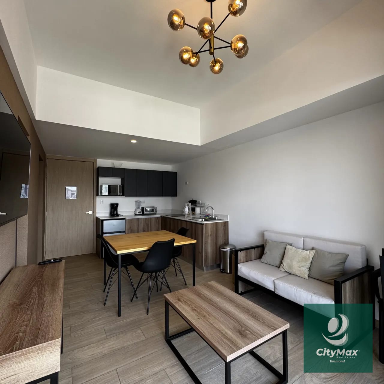 Apartamento Amueblado en venta en Zona 10 Nivel Medio — Apartamento en Venta en Zona 10, Guatemala, Ciudad — foto 13 de 13