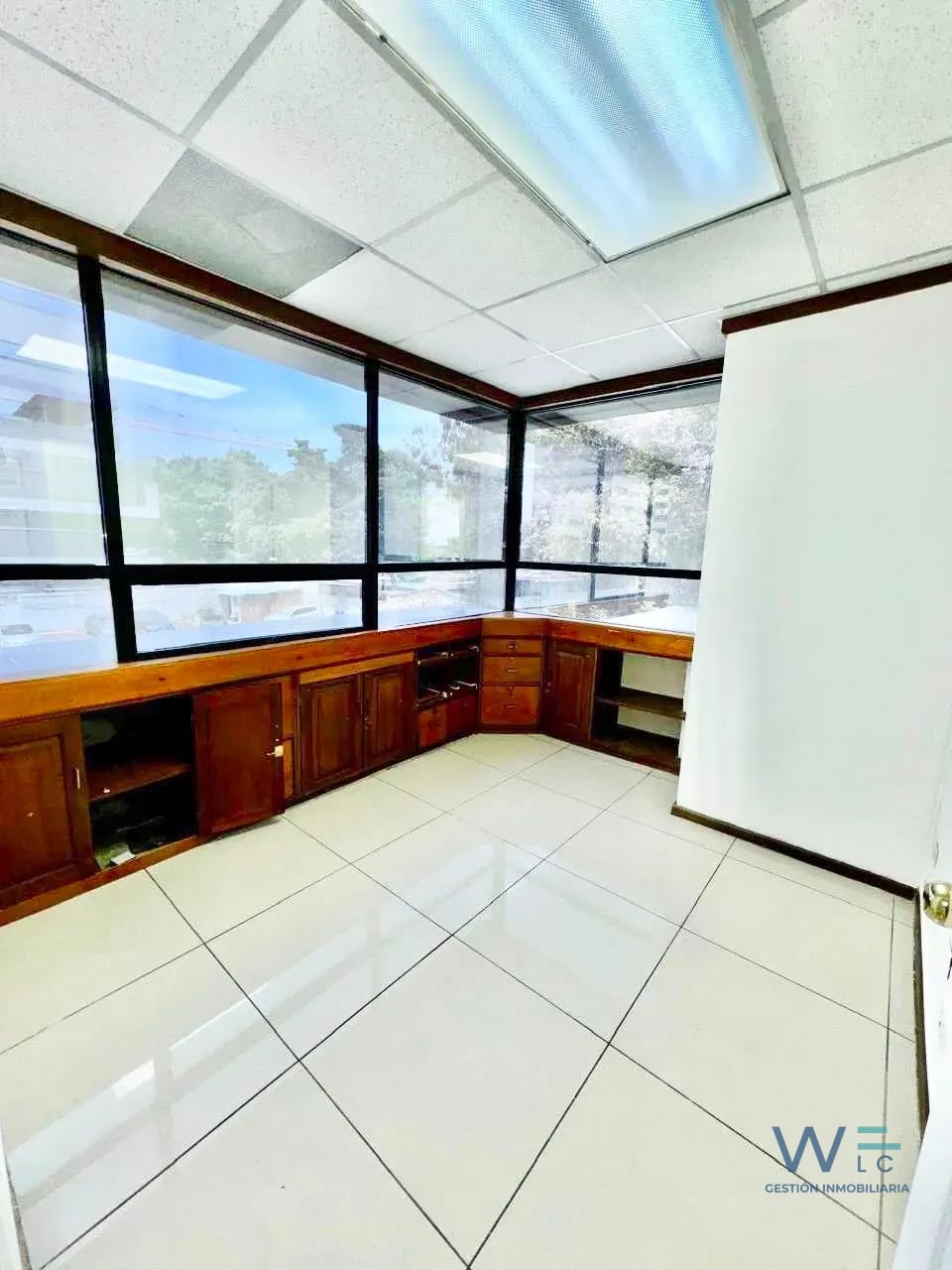 Vendo Oficina Zona 10 — Oficina en Venta en Zona 10, Guatemala, Ciudad — foto 7 de 9