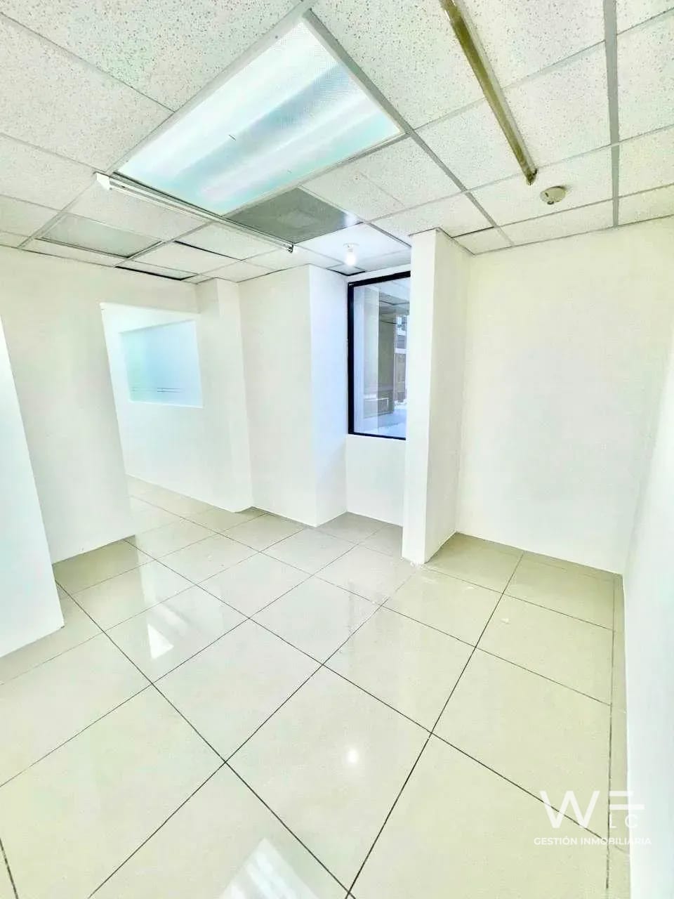 VENDO OFICINA ZONA 10 — Oficina en Venta en Zona 10, Guatemala, Ciudad — foto 6 de 9