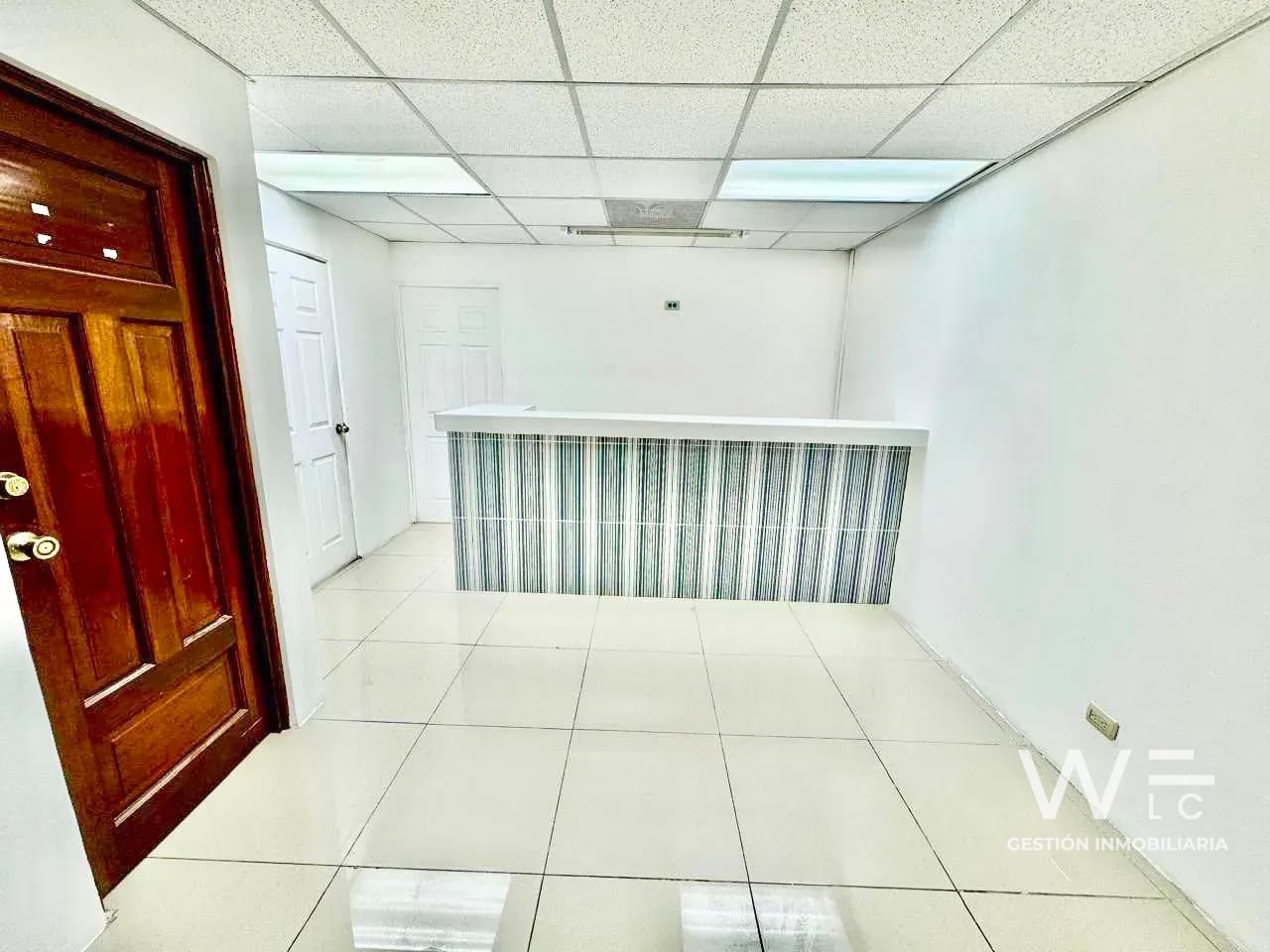 VENDO OFICINA ZONA 10 — Oficina en Venta en Zona 10, Guatemala, Ciudad — foto 1 de 9