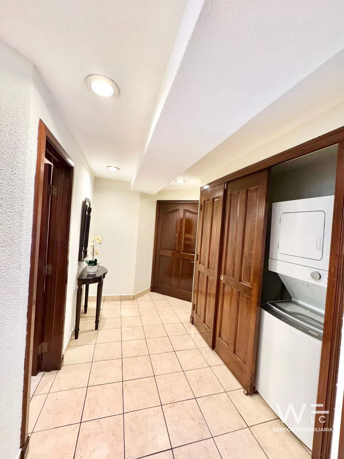 APARTAMENTO AMUEBLADO EN RENTA ZONA 14 — Apartamento en Alquiler en Zona 14, Guatemala, Ciudad — foto 10 de 17