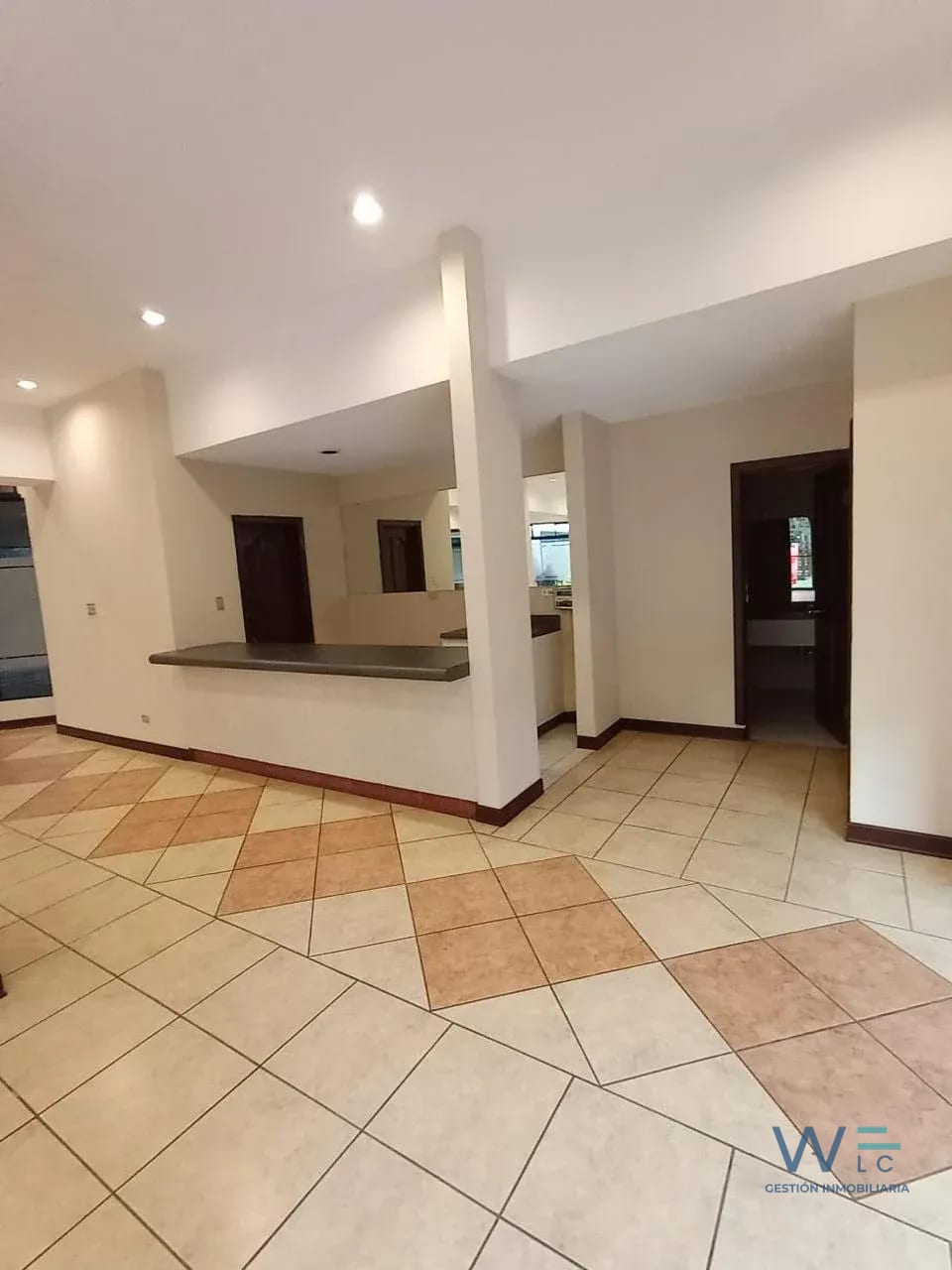 Apartamento Amueblado en Renta Zona 14 — Apartamento en Alquiler en Zona 14, Guatemala, Ciudad — foto 15 de 17