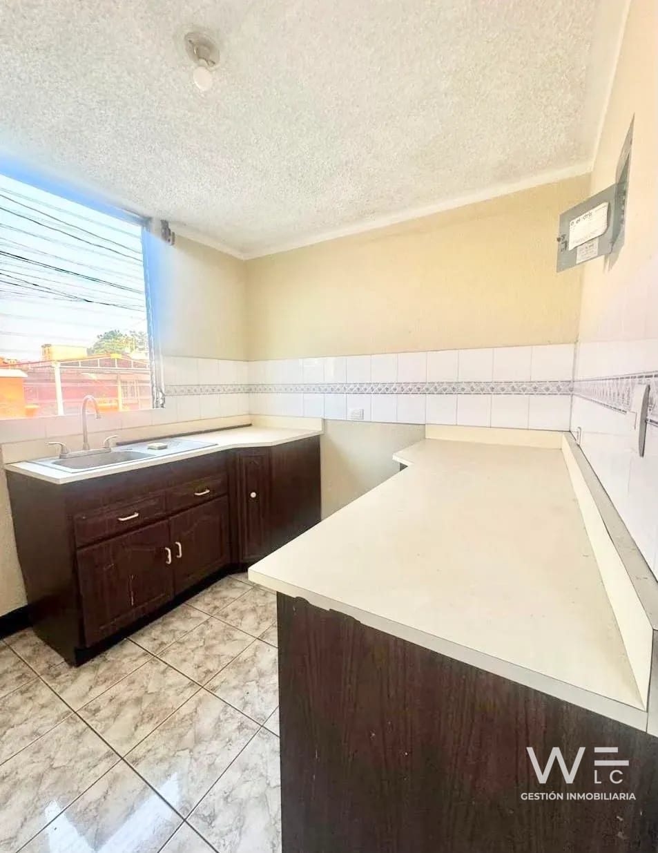 VENDO CASA DE UN NIVEL EN SAN CRISTOBAL — Casa en Venta en Zona 8 Mixco, Guatemala, Ciudad — foto 3 de 8