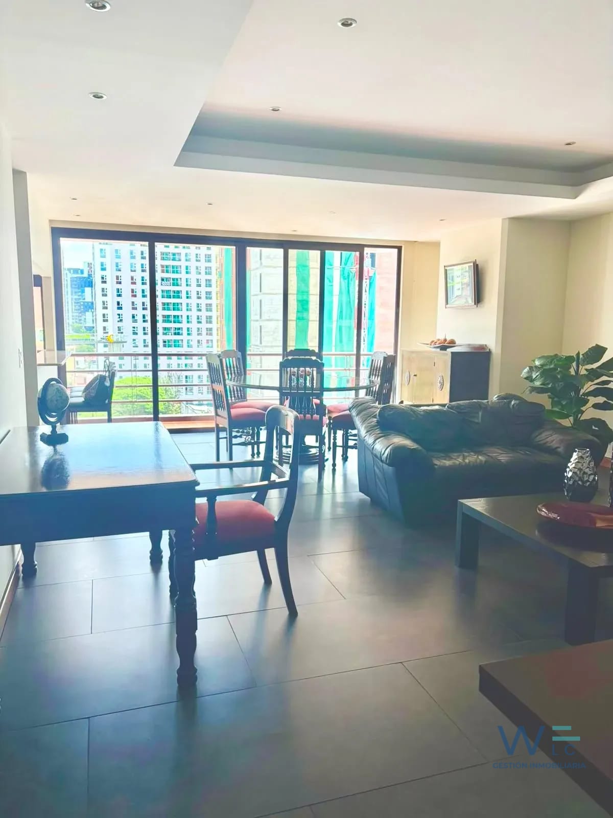 Vendo Apartamento Zona 10 — Apartamento en Venta en Mirafiori, Zona 10, Guatemala, Ciudad — foto 2 de 11