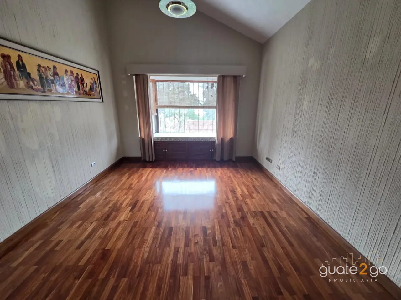 Bonita casa con amplio jardin en Los Manantiales Km 19 CAES — Casa en Venta en Carretera a El Salvador, Guatemala, Ciudad — foto 12 de 15