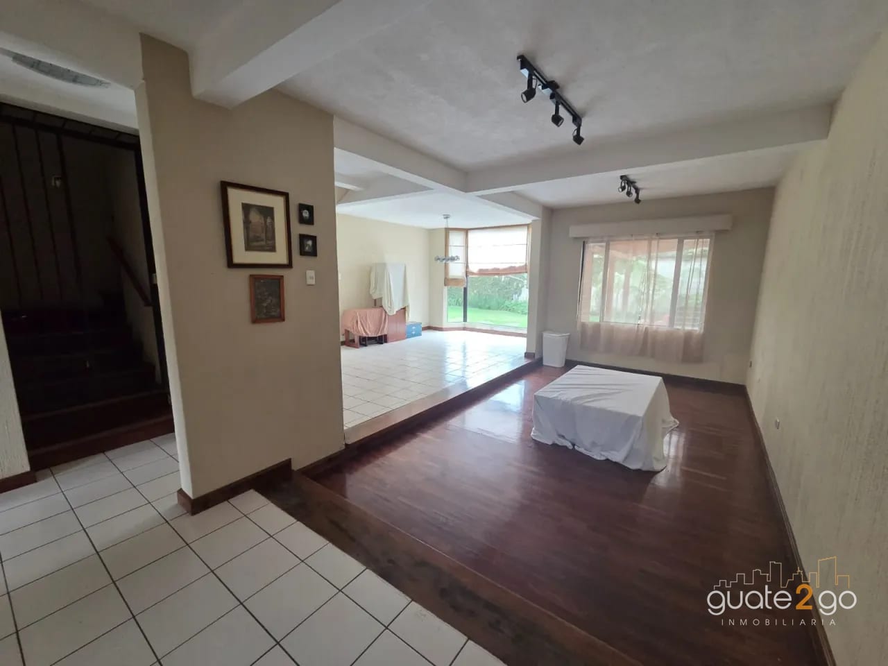 Bonita casa con amplio jardin en Los Manantiales Km 19 CAES — Casa en Venta en Carretera a El Salvador, Guatemala, Ciudad — foto 3 de 15