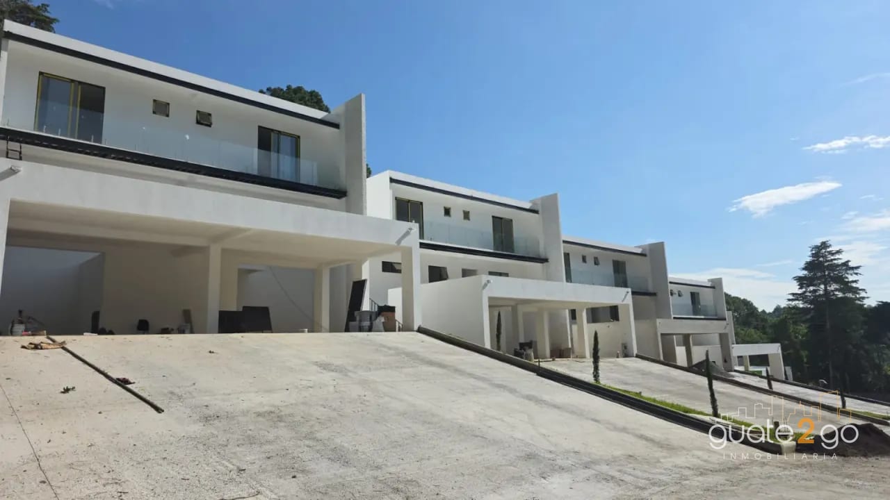 Bonita casa en Santa Rosalia km 12.7 CAES — Casa en Venta en Santa Rosalia La Laguna, Carretera a El Salvador, Guatemala, Ciudad — foto 1 de 17