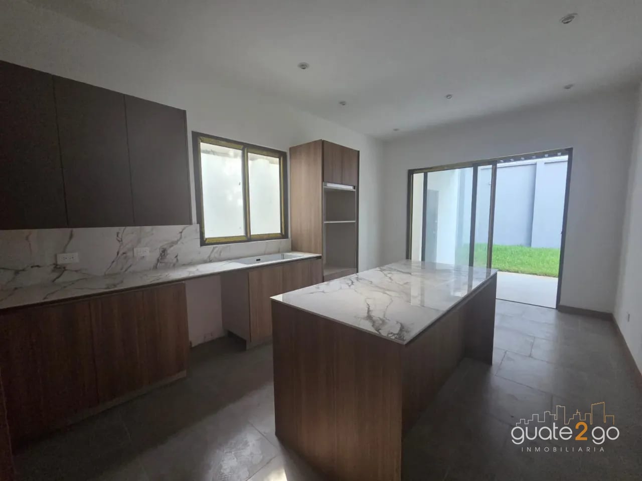 Bonita casa en Santa Rosalia km 12.7 CAES — Casa en Venta en Santa Rosalia La Laguna, Carretera a El Salvador, Guatemala, Ciudad — foto 5 de 17