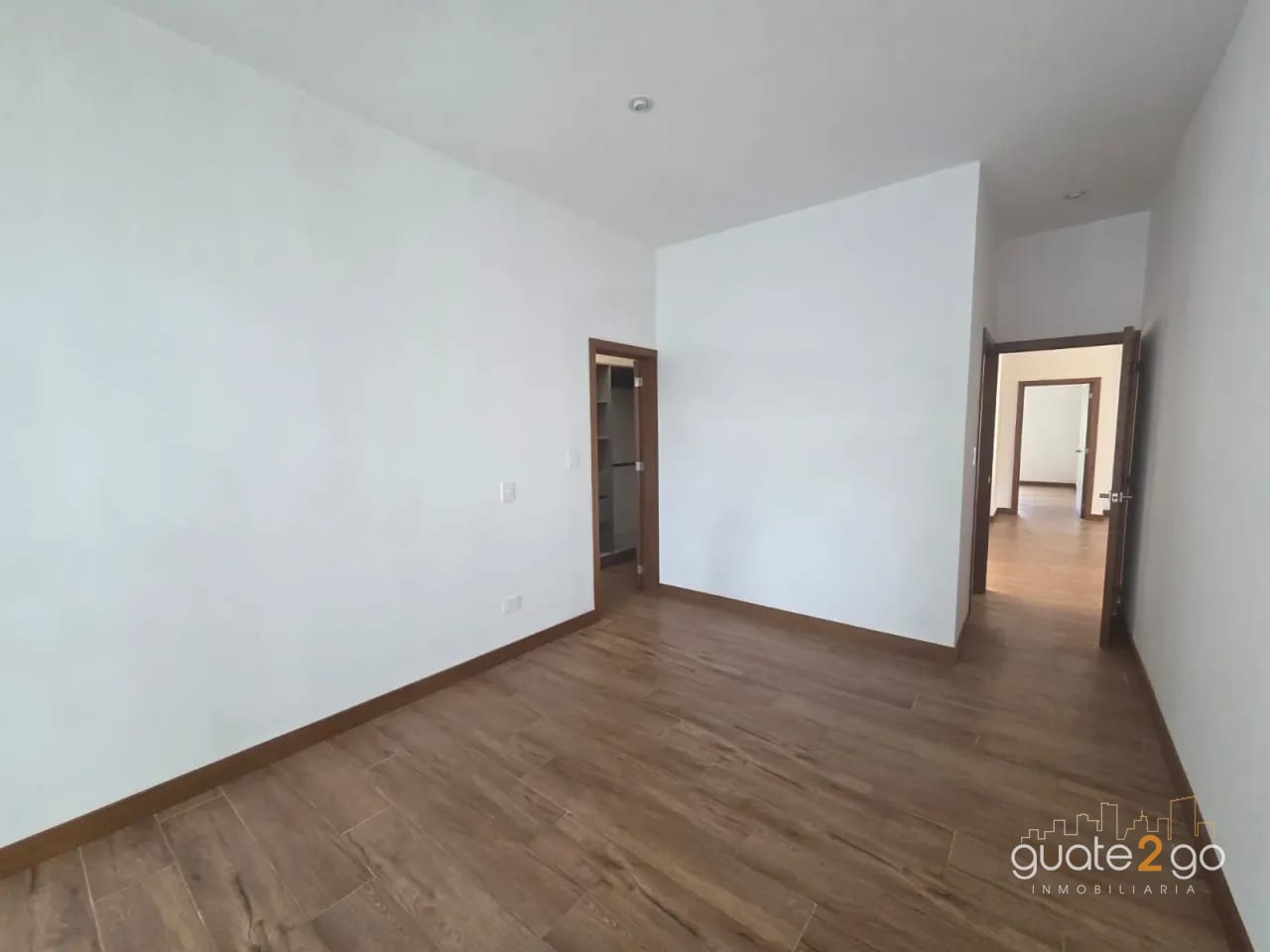 Bonita casa en Santa Rosalia km 12.7 CAES — Casa en Venta en Santa Rosalia La Laguna, Carretera a El Salvador, Guatemala, Ciudad — foto 8 de 17