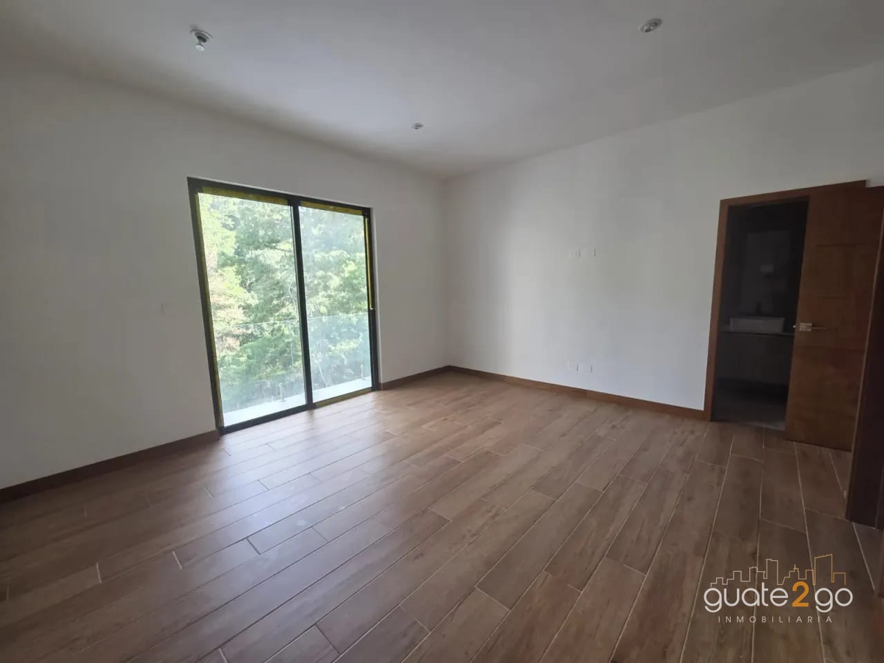 Bonita casa en Santa Rosalia km 12.7 CAES — Casa en Venta en Santa Rosalia La Laguna, Carretera a El Salvador, Guatemala, Ciudad — foto 11 de 17
