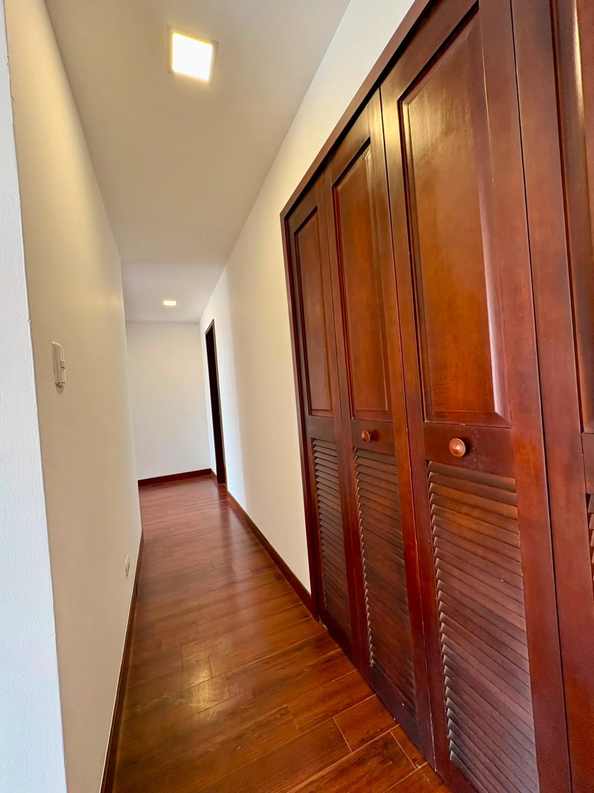 Apartamento en renta Jardines del Acueducto zona 10 — Apartamento en Alquiler en Jardines del Acueducto, Zona 10, Guatemala, Ciudad — foto 11 de 16