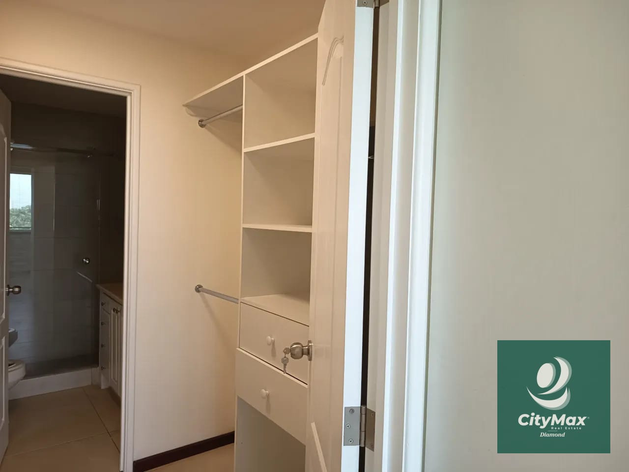 Apartamento en renta en zona 14 sobre Las Americas — Apartamento en Alquiler en Zona 14, Guatemala, Ciudad — foto 13 de 17
