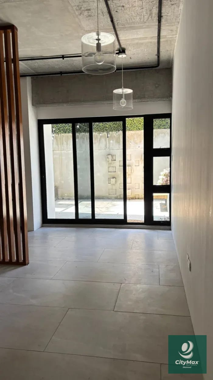 Oficina en Venta en Zona 9 Ciudad de Guatemala — Oficina en Venta en Zona 9, Guatemala, Ciudad — foto 1 de 7