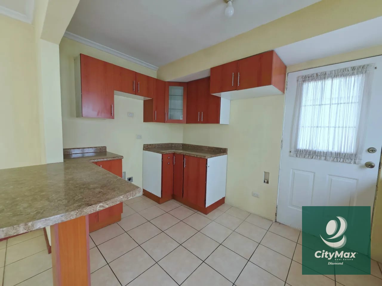 Casa en Venta en Hacienda de Las Flores Zona 2 de Villa Nueva — Casa en Venta en Villa Nueva, Guatemala, Ciudad — foto 8 de 15