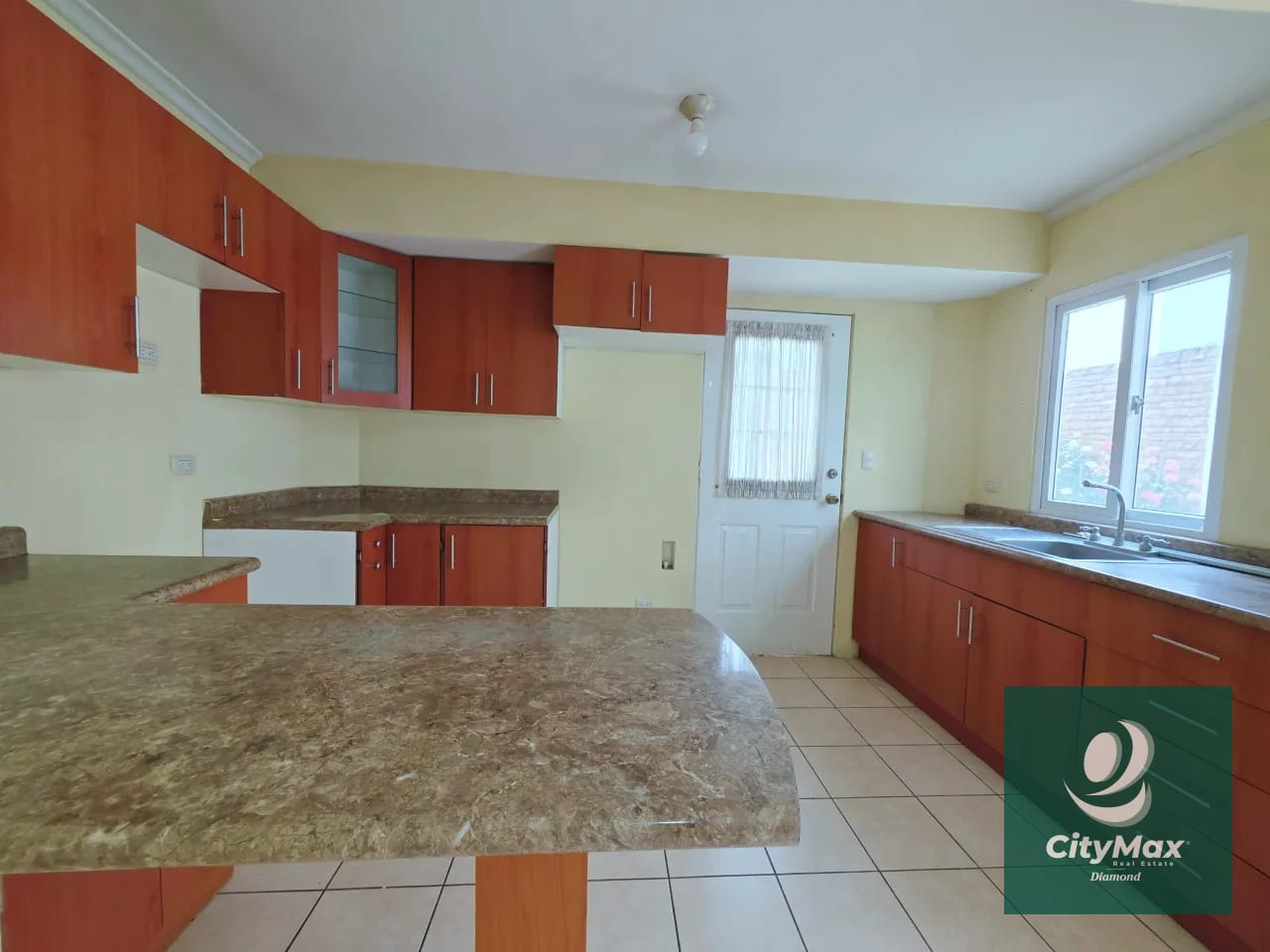 Casa en Venta en Hacienda de Las Flores Zona 2 de Villa Nueva — Casa en Venta en Villa Nueva, Guatemala, Ciudad — foto 7 de 15
