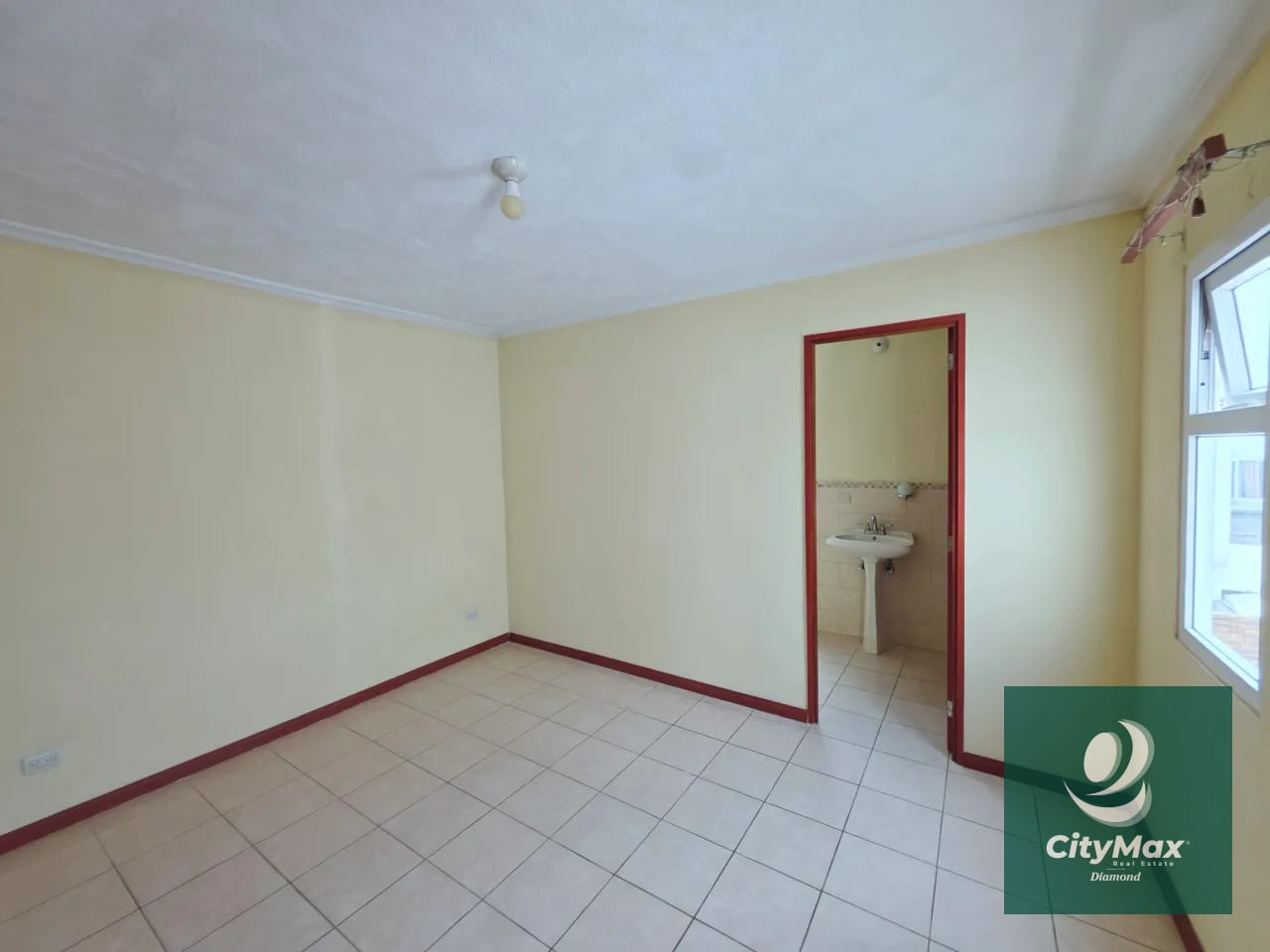Casa en Venta en Hacienda de Las Flores Zona 2 de Villa Nueva — Casa en Venta en Villa Nueva, Guatemala, Ciudad — foto 11 de 15