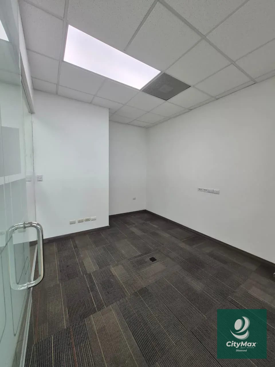 Oficina en Renta Zona Pradera Torre 3 — Oficina en Alquiler en Zona Pradera, Zona 10, Guatemala, Ciudad — foto 10 de 15