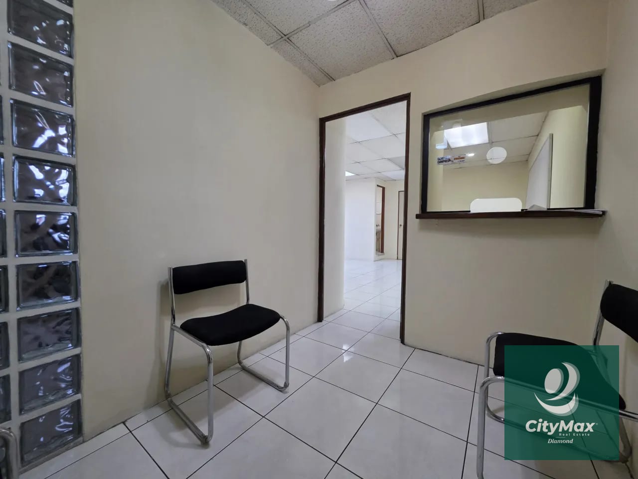 Oficina Amueblada en Renta en Zona 9 Torre Cristal — Oficina en Alquiler en Zona 9, Guatemala, Ciudad — foto 3 de 14