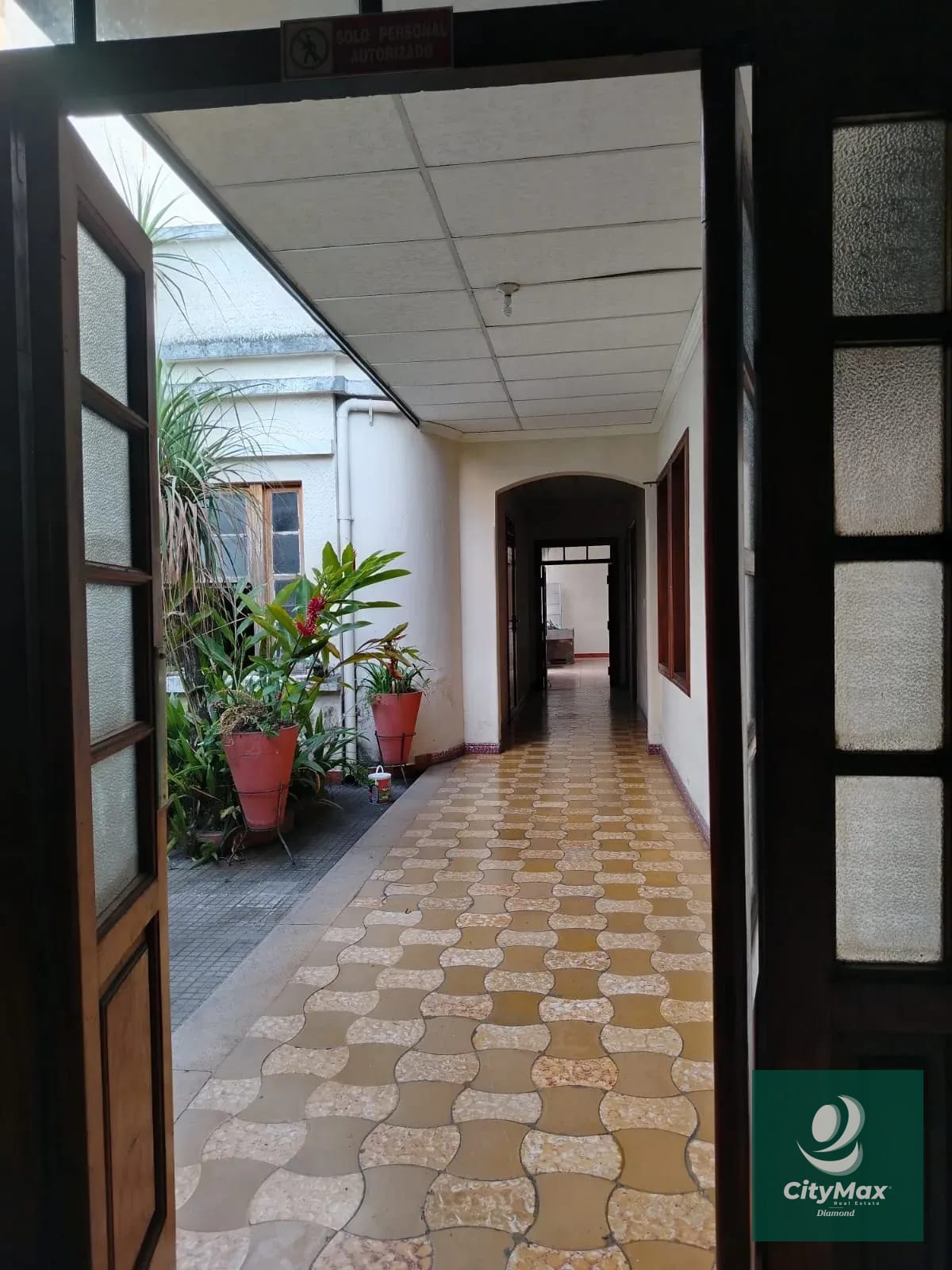 Casa para Oficinas en Renta en Zona 1 Centro Histórico — Casa en Alquiler en Zona 1, Guatemala, Ciudad — foto 1 de 15