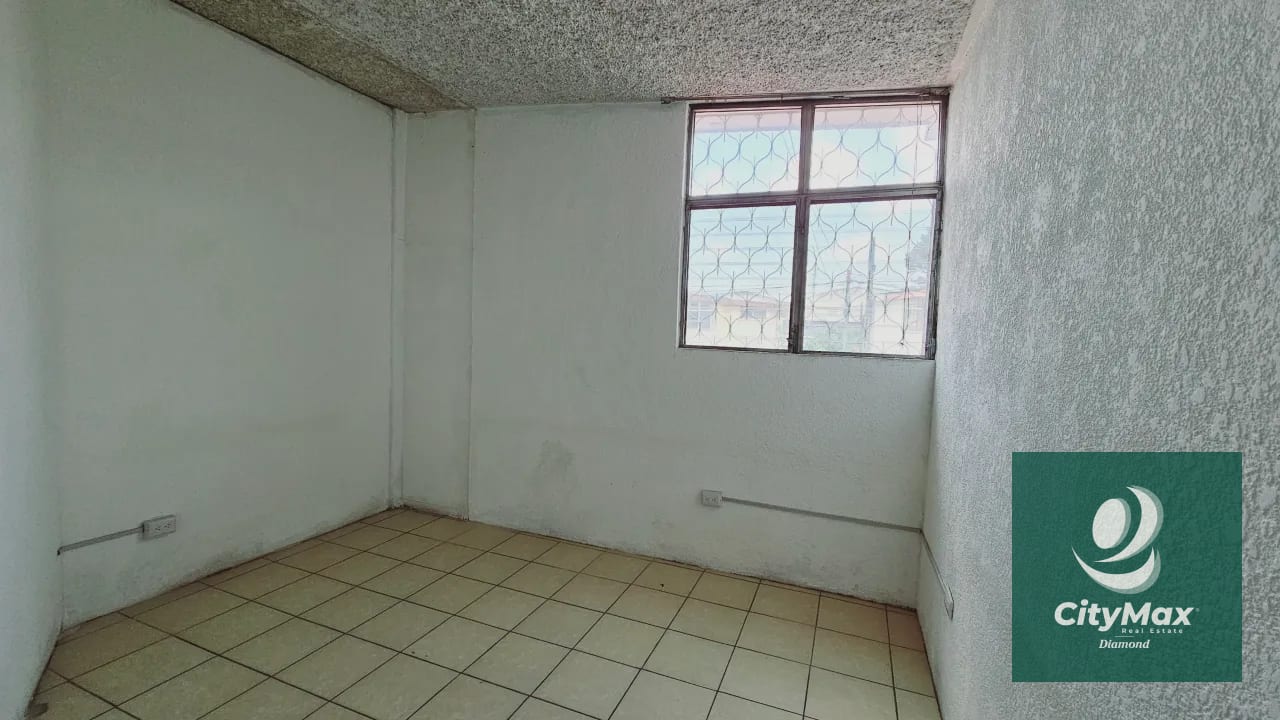 Casa para oficina a puerta cerrada en Avenida Petapa Zona 12 — Casa en Alquiler en Avenida Petapa, Zona 12, Guatemala, Ciudad — foto 9 de 13