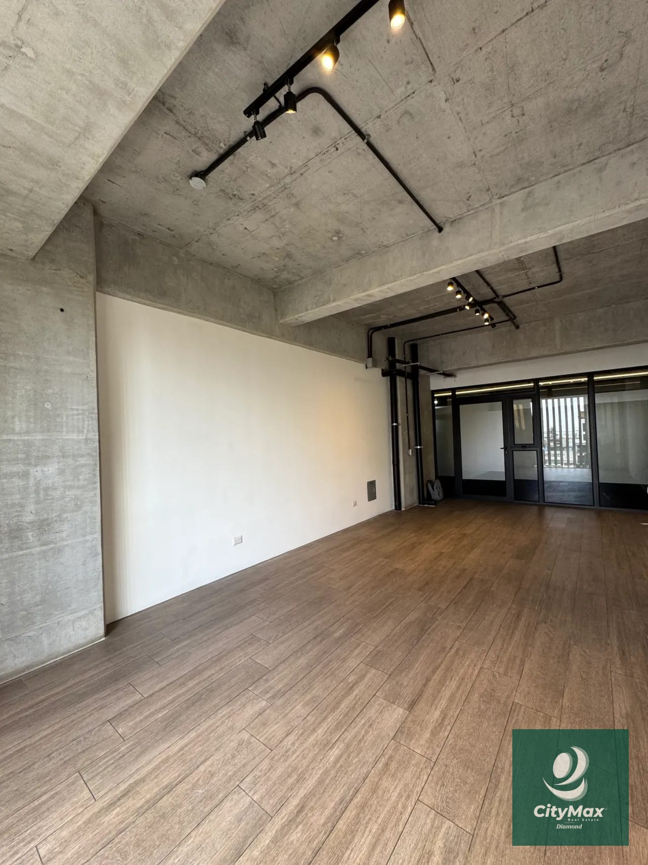 Oficina en Venta en Edificio Granat Zona 4 Ciudad de Guatemala — Oficina en Venta en Granat, Zona 4, Guatemala, Ciudad — foto 3 de 15