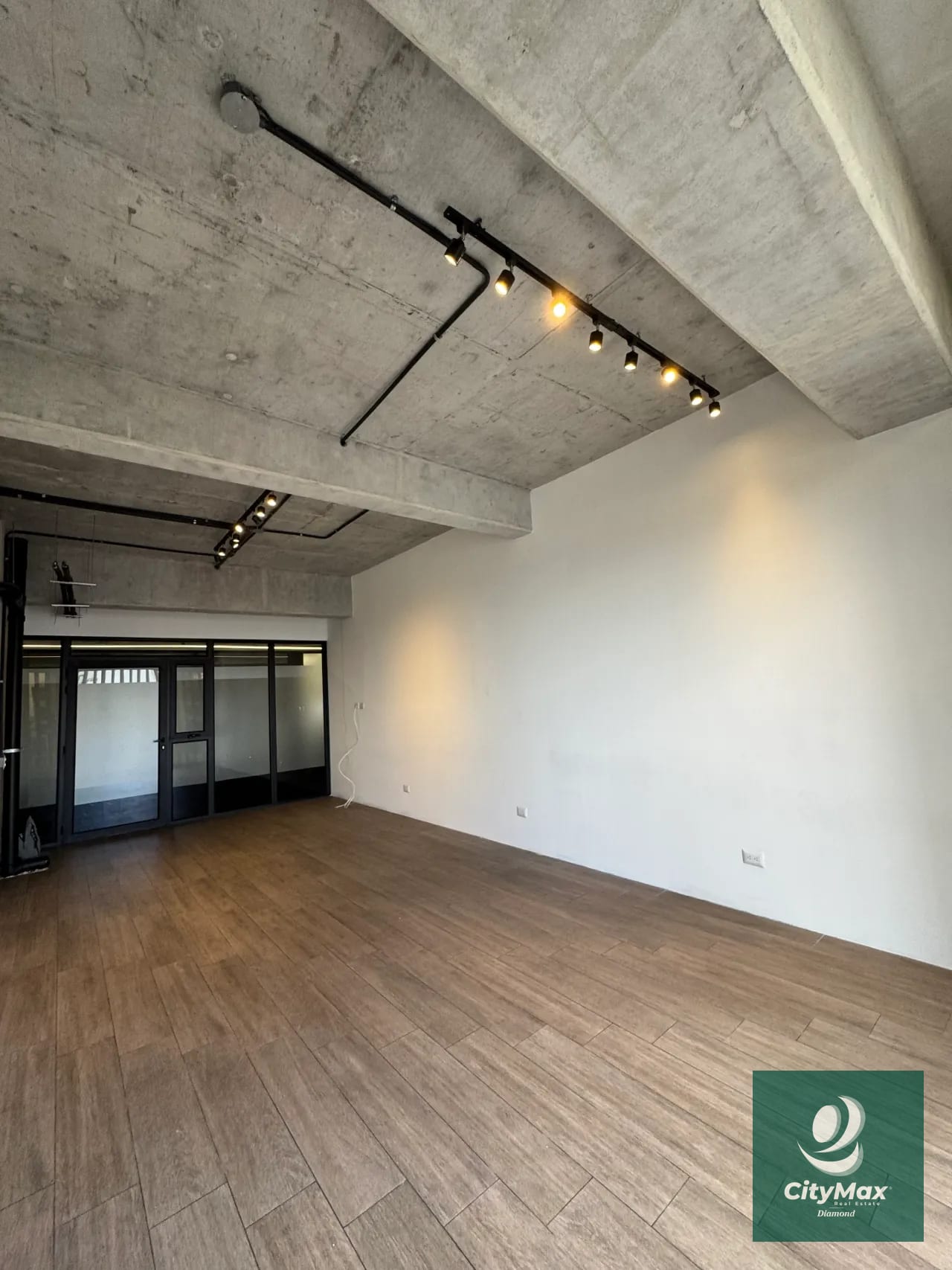 Oficina en Venta en Edificio Granat Zona 4 Ciudad de Guatemala — Oficina en Venta en Granat, Zona 4, Guatemala, Ciudad — foto 6 de 15
