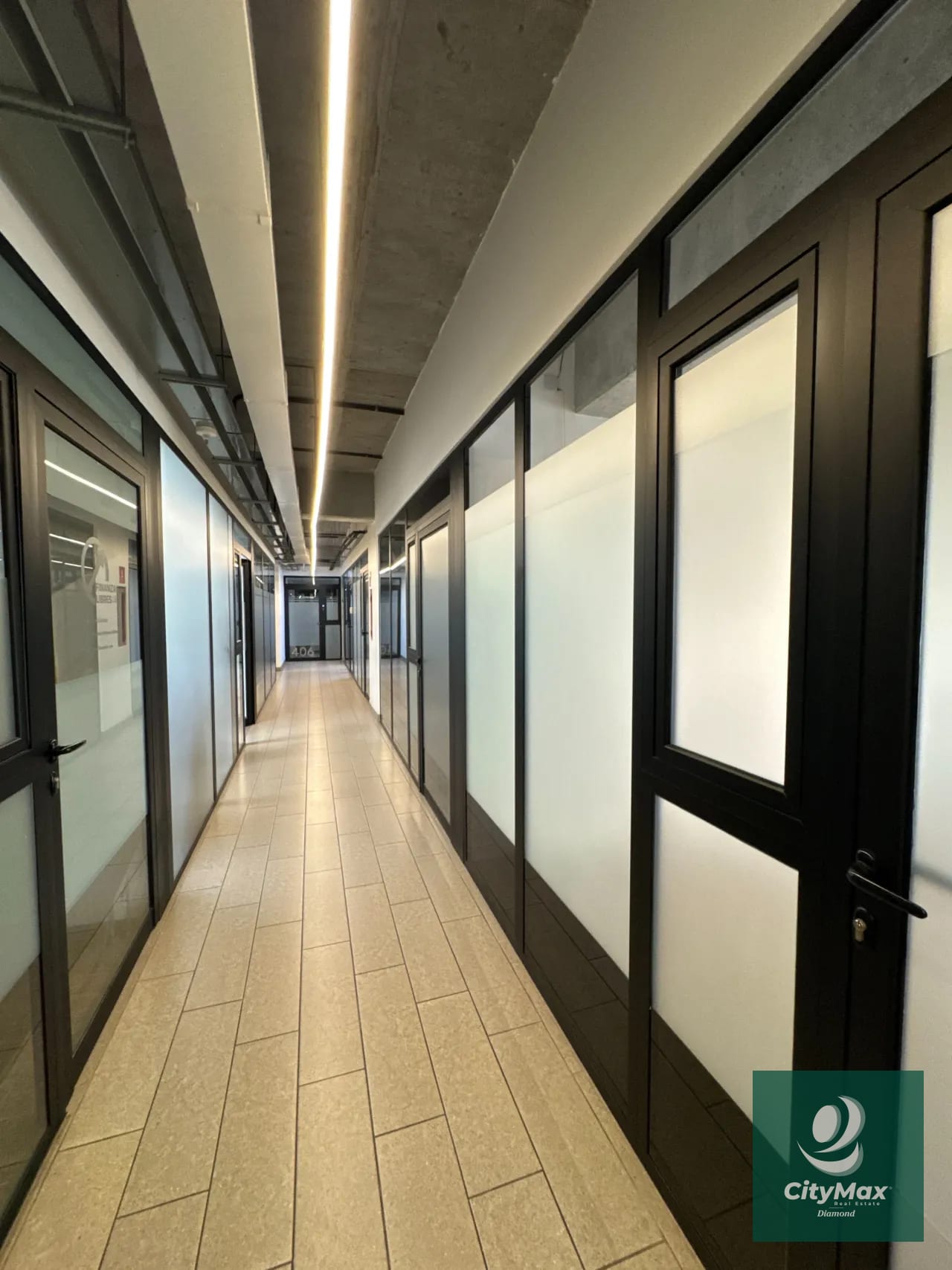Oficina en Venta en Edificio Granat Zona 4 Ciudad de Guatemala — Oficina en Venta en Granat, Zona 4, Guatemala, Ciudad — foto 8 de 15