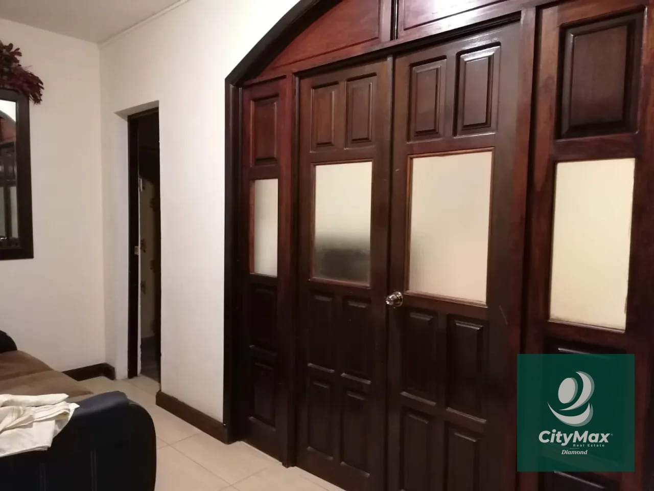 Casa Grande en Venta con Apartamentos en Zona 12 Ciudad de Guatemala — Casa en Venta en Zona 12, Guatemala, Ciudad — foto 6 de 16