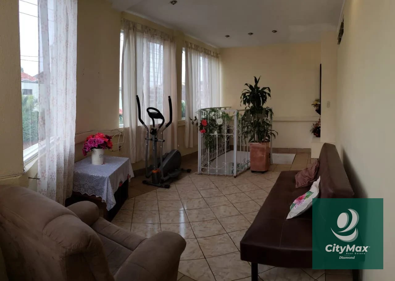 Casa Grande en Venta con Apartamentos en Zona 12 Ciudad de Guatemala — Casa en Venta en Zona 12, Guatemala, Ciudad — foto 9 de 16