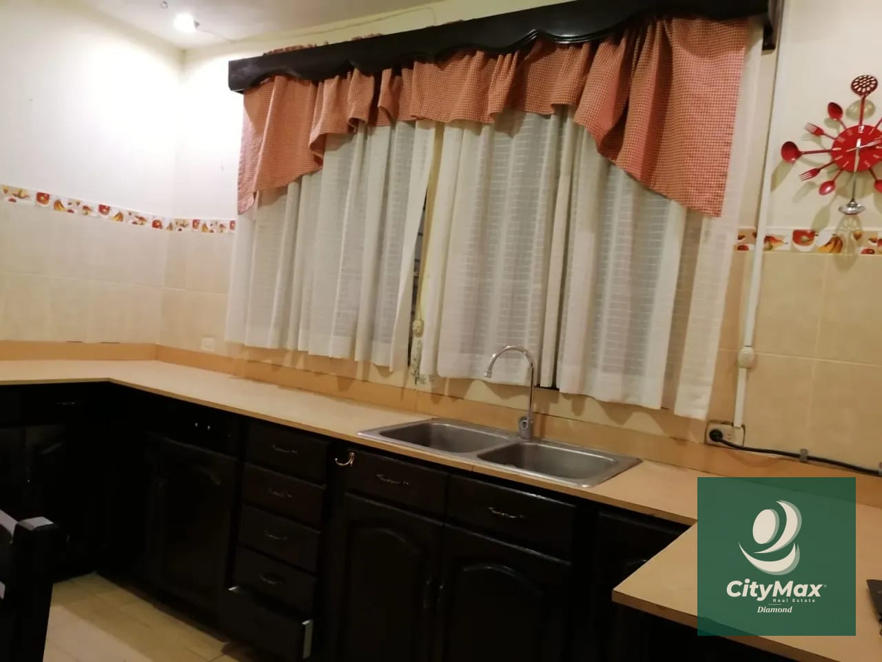 Casa Grande en Venta con Apartamentos en Zona 12 Ciudad de Guatemala — Casa en Venta en Zona 12, Guatemala, Ciudad — foto 7 de 16