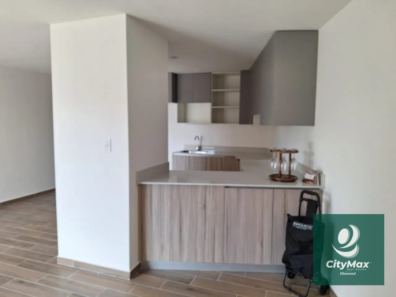 Apartamento en Venta y Renta en nivel alto Parque 14 Zona 14 — Apartamento en Alquiler en Parque 14, Zona 14, Guatemala, Ciudad — foto 1 de 17