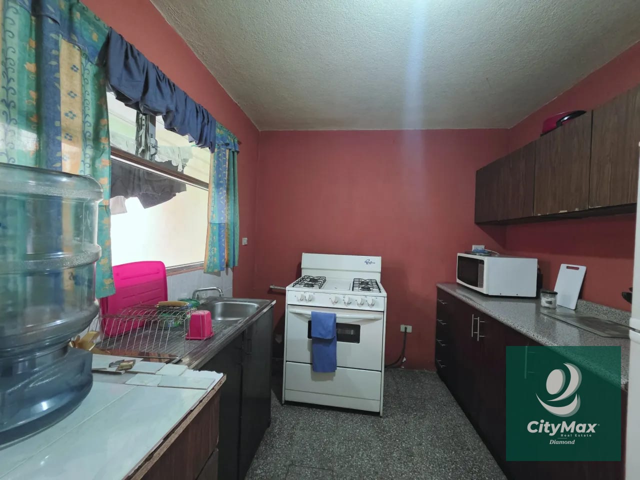 Casa en Venta con Apartamento y Locales en Zona 2 Mixco — Casa en Venta en Zona 2 Mixco, Guatemala, Ciudad — foto 11 de 17