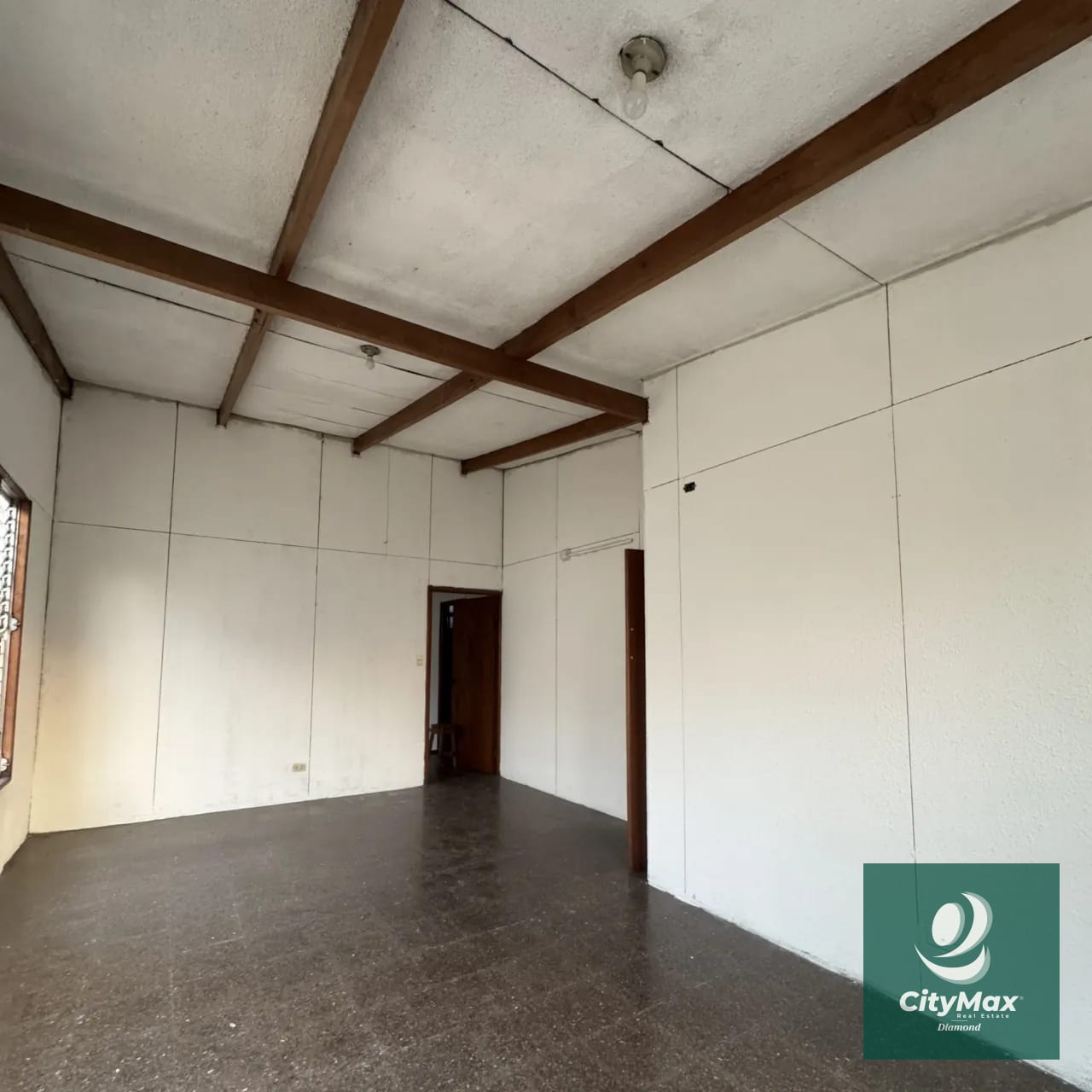 Casa para uso de Oficinas en Renta en Zona 9 Ciudad de Guatemala — Casa en Alquiler en Zona 9, Guatemala, Ciudad — foto 1 de 12