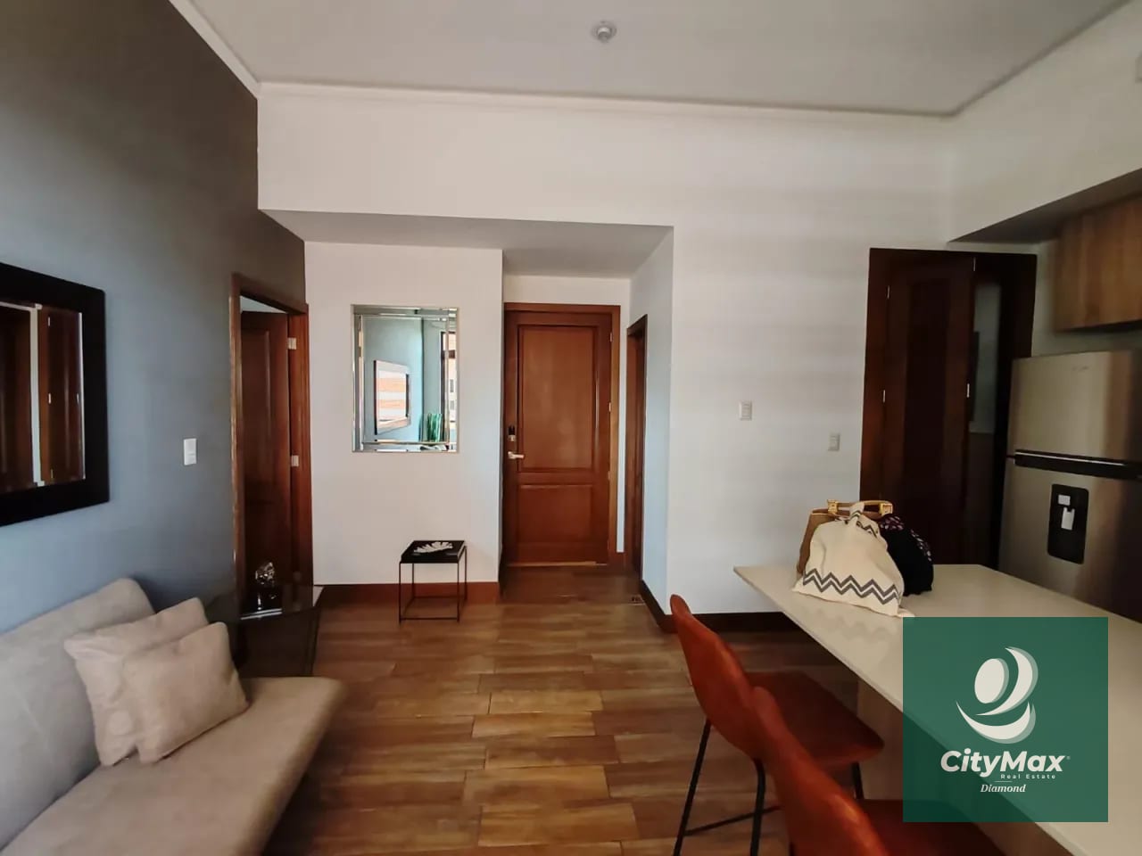 Apartamento Amueblado en Renta en Edificio Salvattore Zona 10 — Apartamento en Alquiler en Salvattore, Zona 10, Guatemala, Ciudad — foto 2 de 12