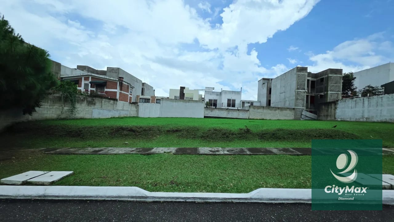 Terreno Residencial en Venta en Hacienda Real Zona 16 — Terreno en Venta en Hacienda Real, Zona 16, Guatemala, Ciudad — foto 1 de 10