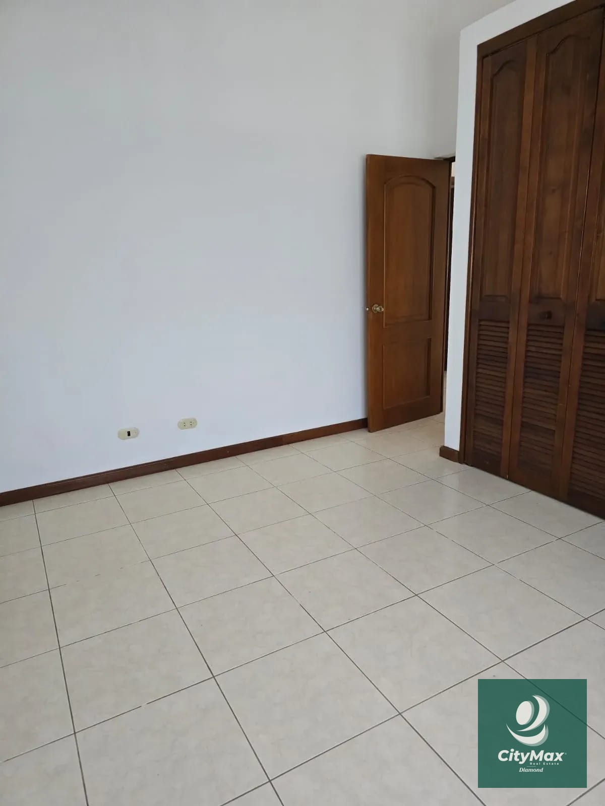 Casa dentro de Condominio en Renta en Zona 14 Ciudad de Guatemala — Casa en Alquiler en Zona 14, Guatemala, Ciudad — foto 3 de 17