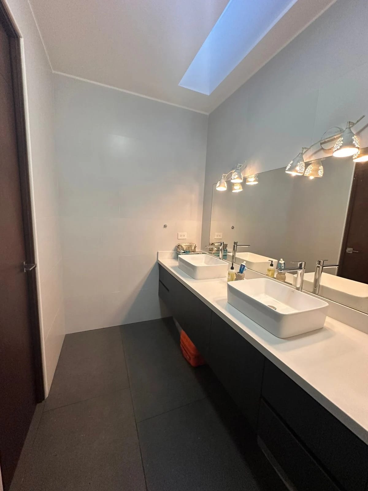 Venta Casa de un Nivel en Condado Concepción — Casa en Venta en Pradera Concepción, Carretera a El Salvador, Guatemala, Ciudad — foto 9 de 10