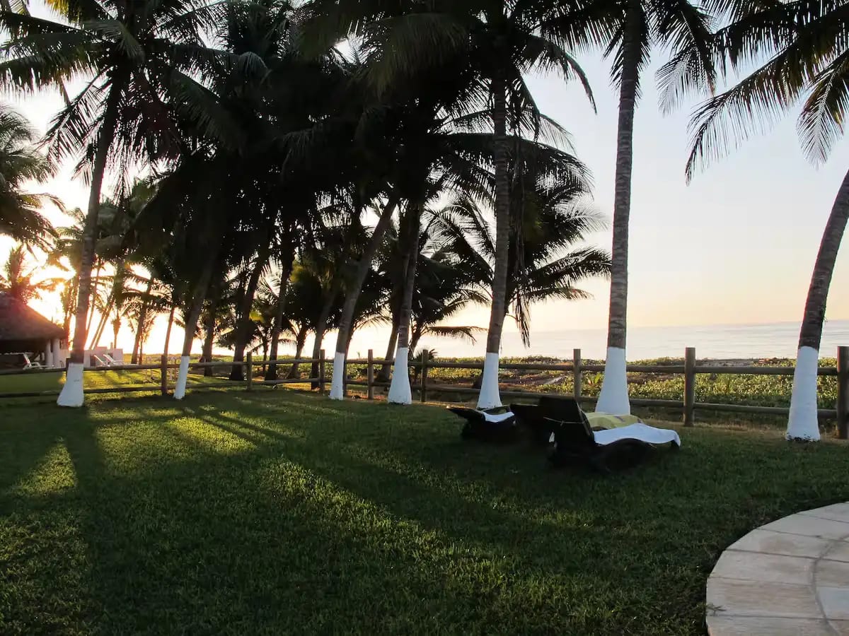 Venta Terreno en Monterrico Frente a la Playa 25.00 USD/vr2 — Terreno en Venta en Monterrico, Santa Rosa — foto 3 de 5