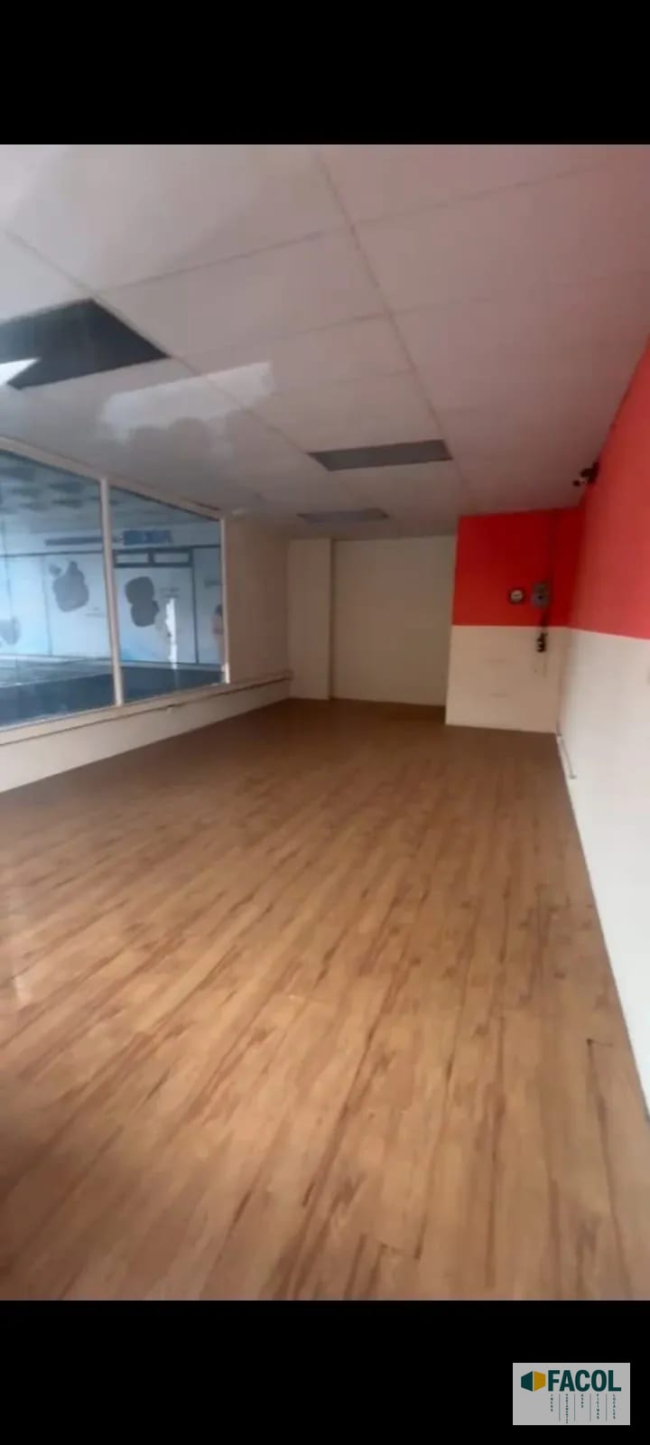 🏬 Local Comercial en Renta – Zona 4 — Local en Alquiler en Gran Centro Comercial Zona 4, Zona 4, Guatemala, Ciudad — foto 4 de 5