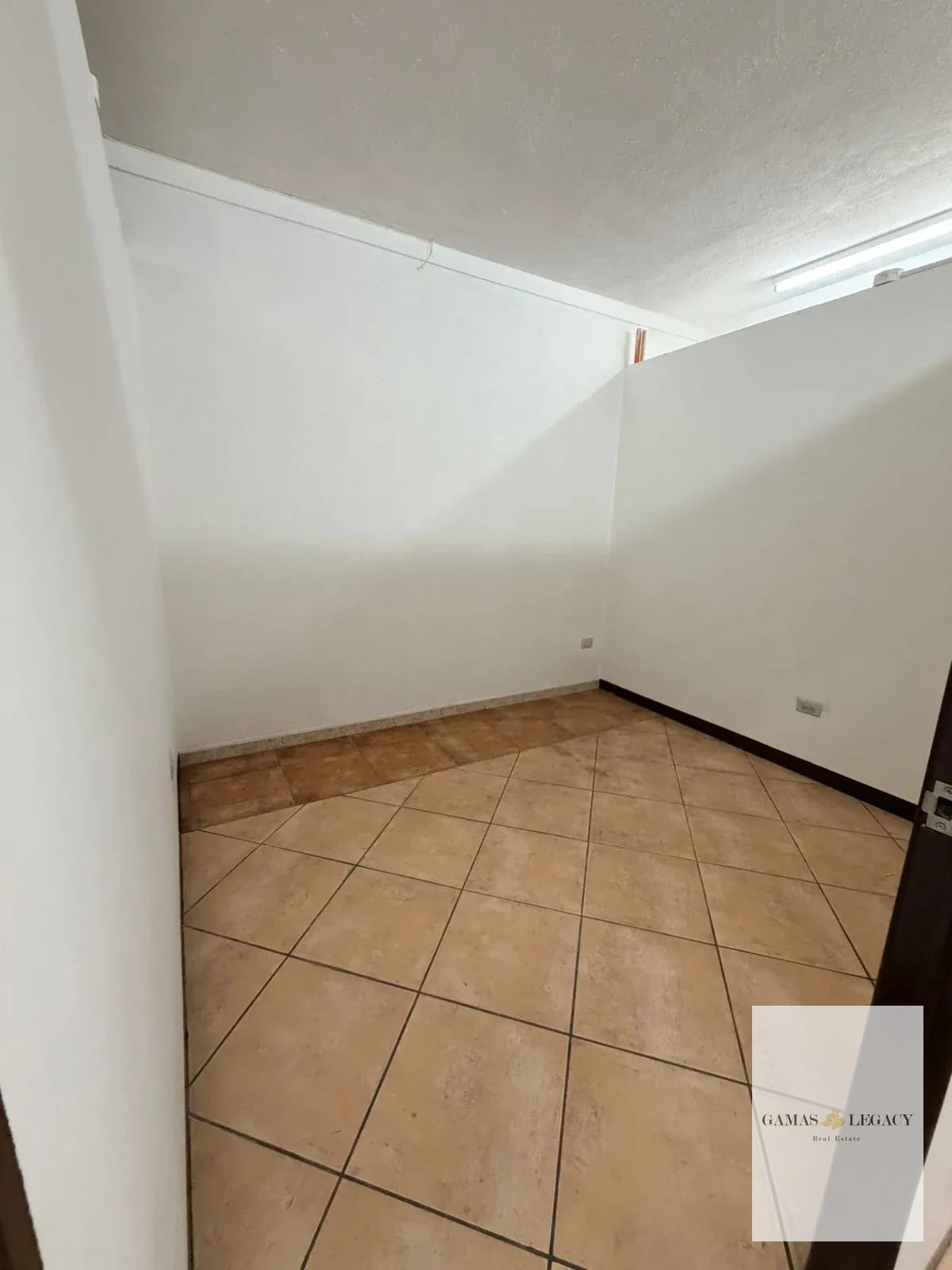 ESPACIO PARA OFICINA EN RENTA | DISTRIBODEGAS FIORI II | CONDADO NARANJO — Oficina en Alquiler en Condado Naranjo, Zona 4 Mixco, Guatemala, Ciudad — foto 10 de 15