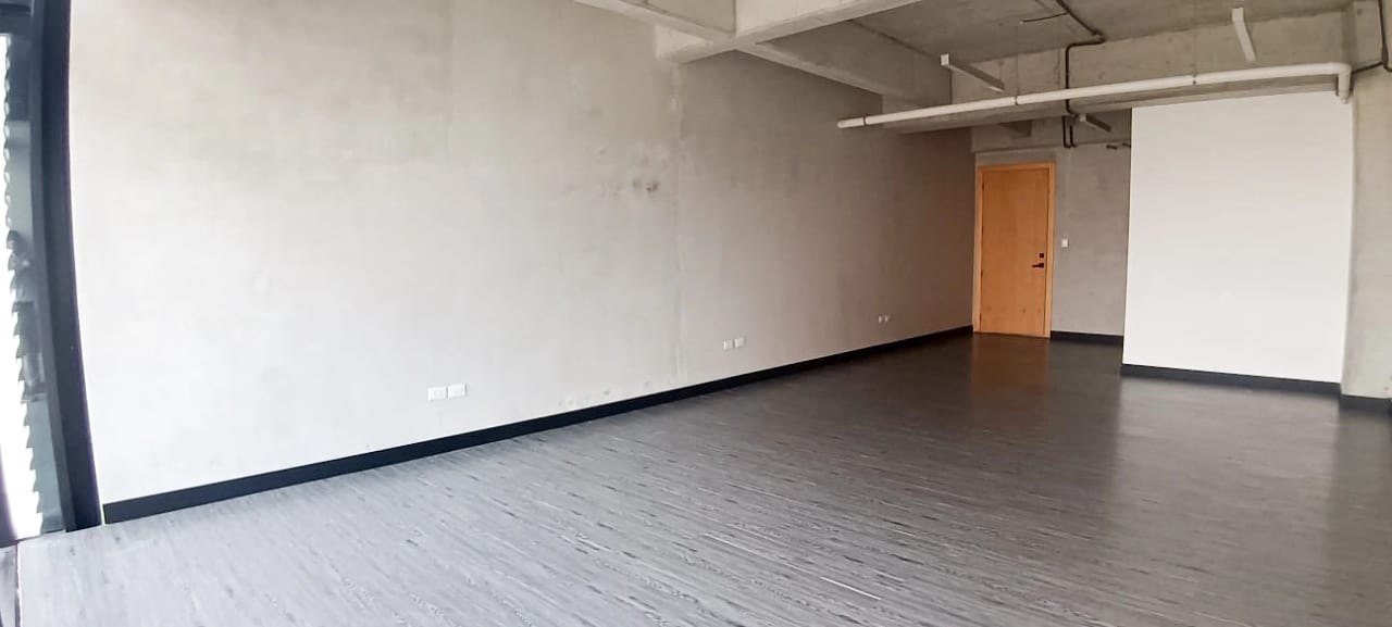 Oficina en renta, excelente ubicación en zona 10 — Oficina en Alquiler en Edificio 01010 (Cero Diez Diez), Zona 10, Guatemala, Ciudad — foto 2 de 9