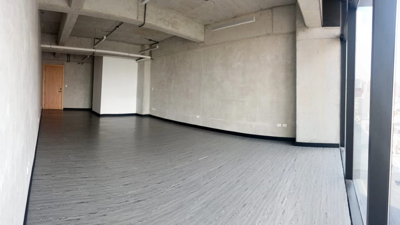 Oficina en renta, excelente ubicación en zona 10 — Oficina en Alquiler en Edificio 01010 (Cero Diez Diez), Zona 10, Guatemala, Ciudad — foto 4 de 9