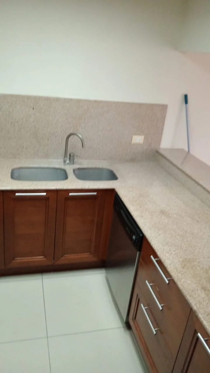 Vendo Apto Z.10 Edif. Mirafiori REF.6827 *110 M2, 2 Hab, 2 Baños, 2 Parqueos — Apartamento en Venta en Zona 10, Guatemala, Ciudad — foto 6 de 7