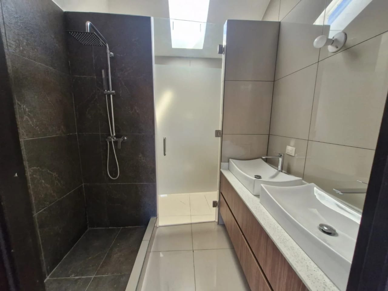 VENDO CASA VILLAS DE PICASO FRAIJANES REF.6915 *232M2, 3 HAB, 3.5 BAÑOS, 2 PARQUEOS, PATIO, Q.1,490K* — Casa en Venta en Carretera a El Salvador, Guatemala, Ciudad — foto 6 de 7