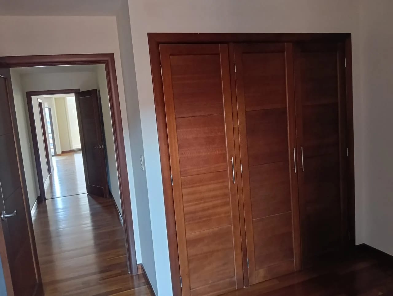 Vendo Apto Z.10 Edif. Mirafiori REF.6827 — Apartamento en Venta en Zona 10, Guatemala, Ciudad — foto 9 de 16