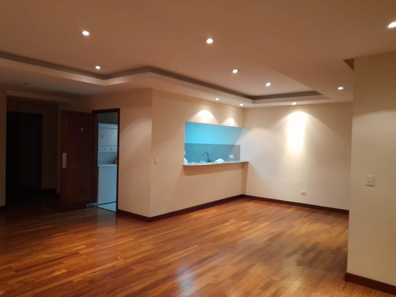 Vendo Apto Z.10 Edif. Mirafiori REF.6827 — Apartamento en Venta en Zona 10, Guatemala, Ciudad — foto 10 de 17