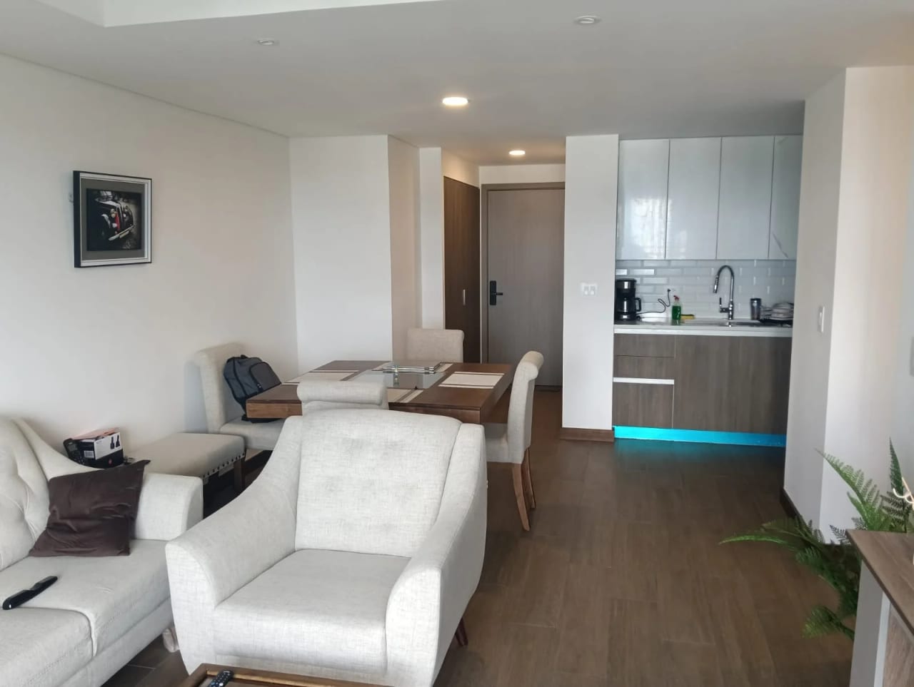 RENTO APTO AMUEBLADO/EQUIPADO Z.16 VH4 NARU16 REF.6890 — Apartamento en Alquiler en Zona 16, Guatemala, Ciudad — foto 10 de 14
