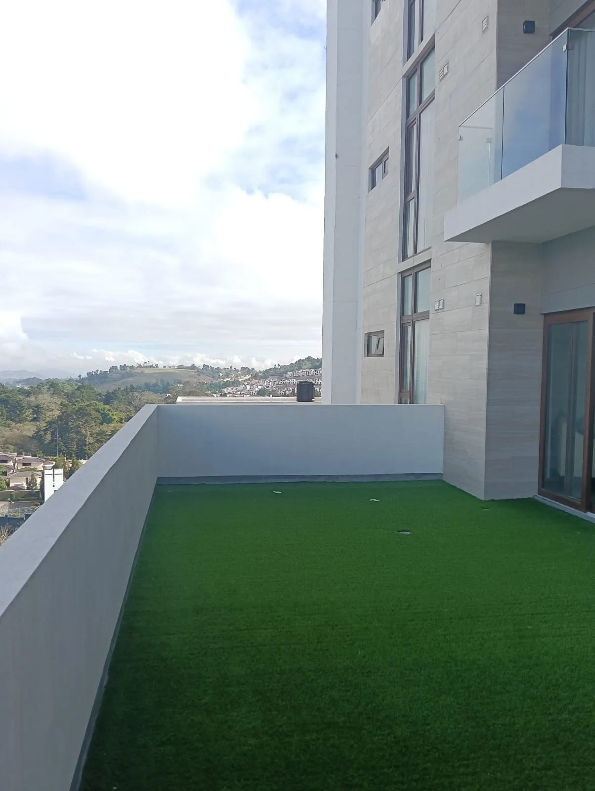 RENTO APTO AMUEBLADO/EQUIPADO Z.16 VH4 NARU16 REF.6890 — Apartamento en Alquiler en Zona 16, Guatemala, Ciudad — foto 1 de 14