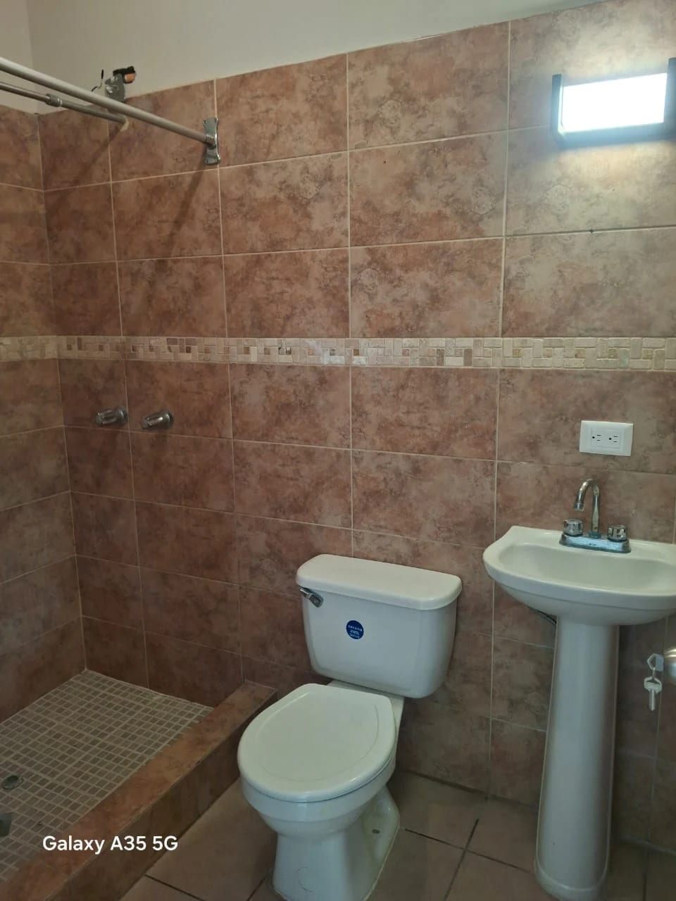 RENTO CASA COND. LO DE VALDEZ, CARR. A SAN JOSE PINULA REF.6903 *3 HAB, 2 BAÑO, 2 PARQUEOS, PATIO, Q.3750* — Casa en Alquiler en San José Pinula, Guatemala, Ciudad — foto 13 de 14
