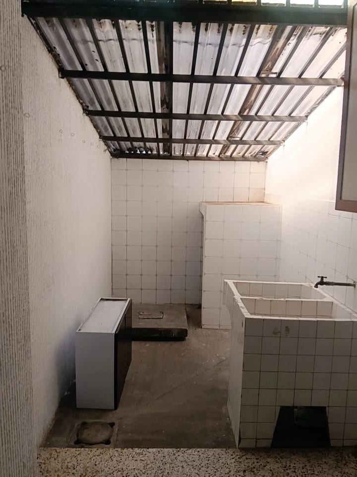 RENTO CASA DE 4 HAB ZONA 10 VILLA MARQUEZ REF.6934 *3 PARQUEOS, CUARTO SERV, 4 HAB, 3.5 BAÑOS, SALA FAM* — Casa en Alquiler en Zona 10, Guatemala, Ciudad — foto 2 de 13